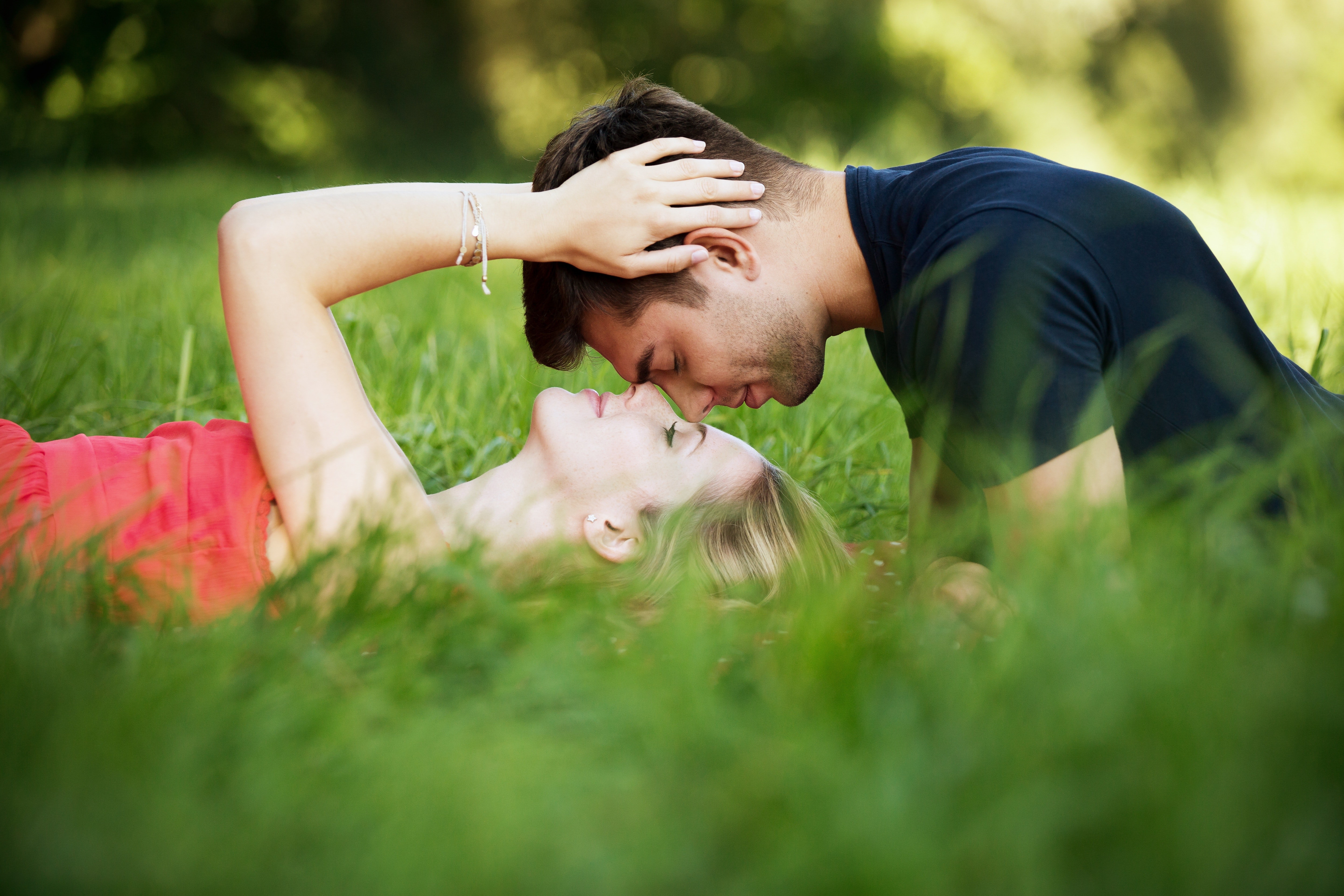 blur-carefree-couple-sexual-health-healthy-college