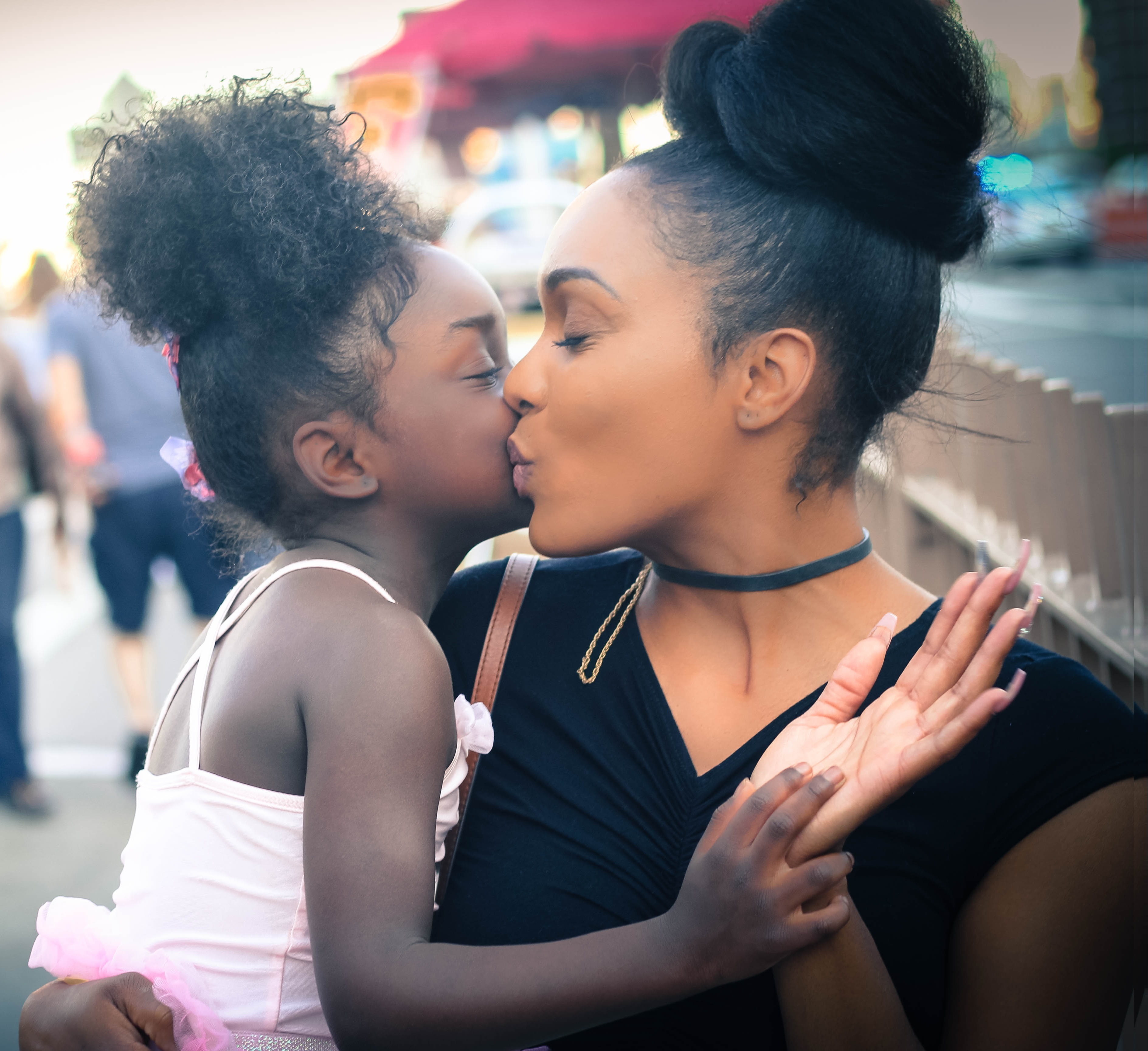 pell grants for single mothers - immagine della madre con la figlia