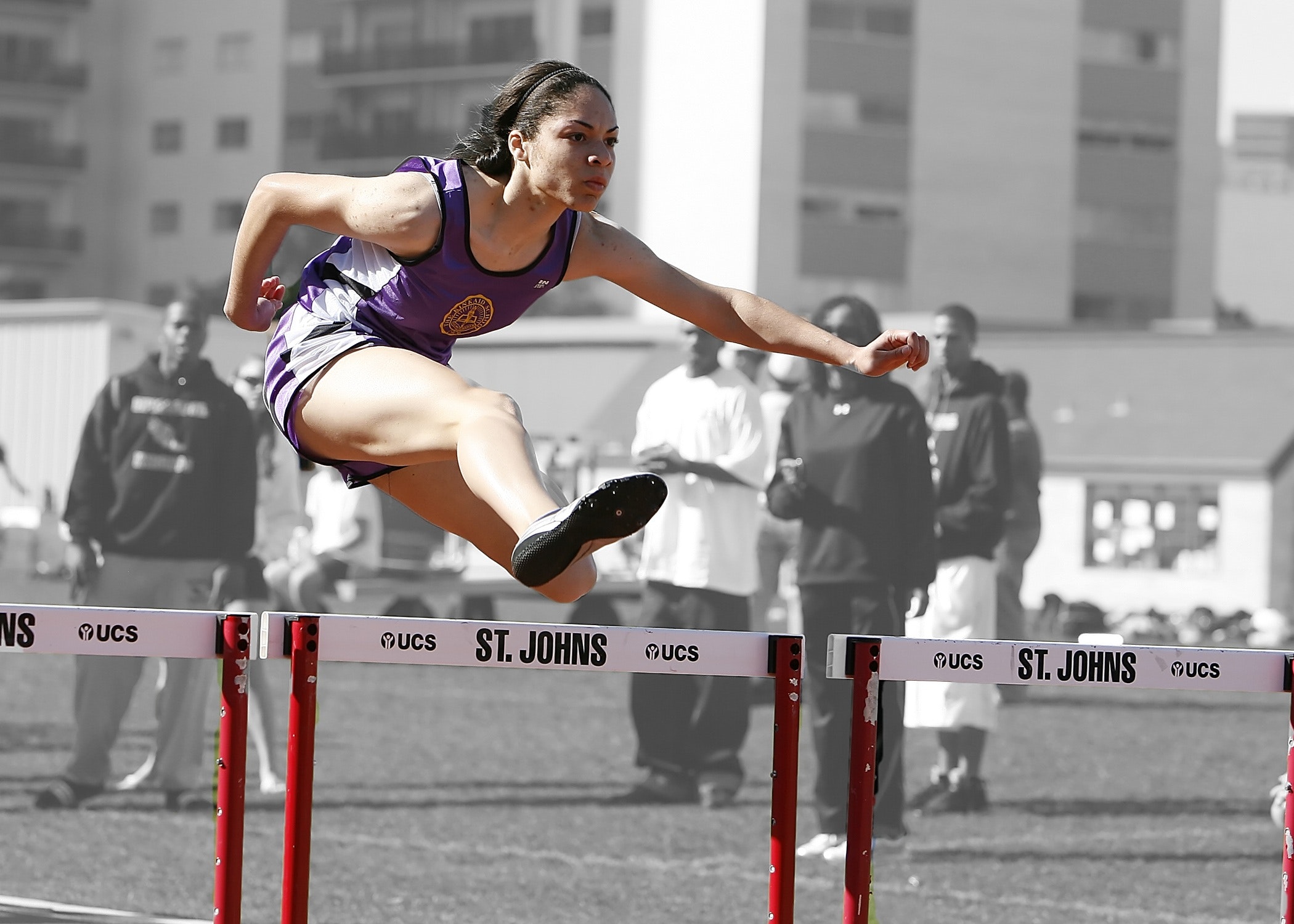 athlete-female-hurdles